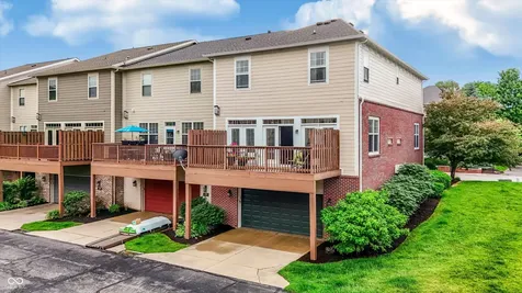 201 Manchester Drive Zionsville IN 46077