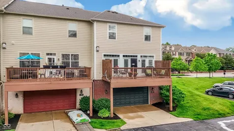 201 Manchester Drive Zionsville IN 46077