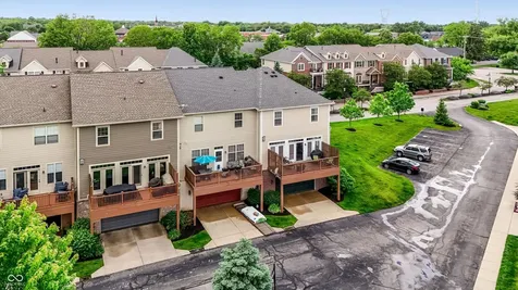201 Manchester Drive Zionsville IN 46077