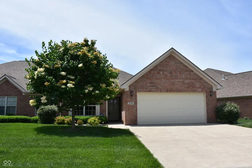 4765 W Harrisburg Court New Palestine IN 46163