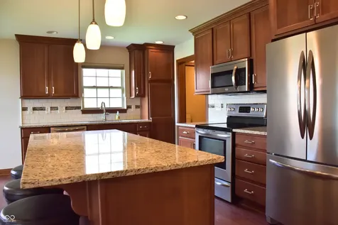 4765 W Harrisburg Court New Palestine IN 46163
