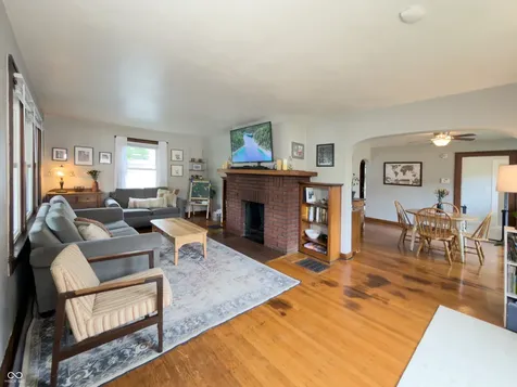 5251 E 11th Street Indianapolis IN 46219