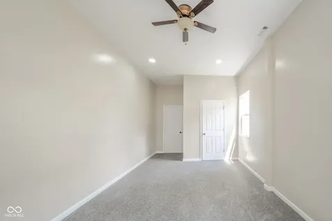 41 W Warrick Street Knightstown IN 46148
