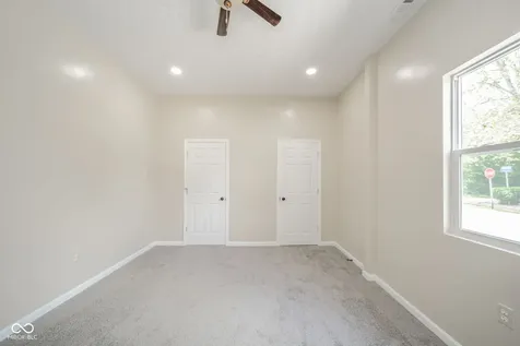 41 W Warrick Street Knightstown IN 46148