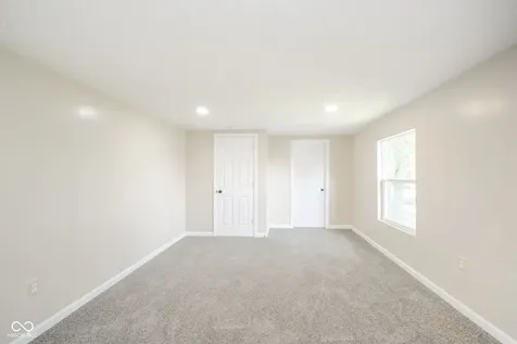 41 W Warrick Street Knightstown IN 46148