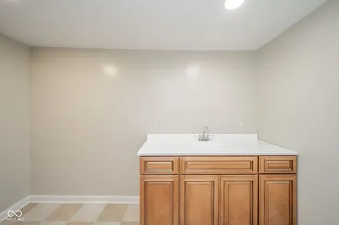 41 W Warrick Street Knightstown IN 46148