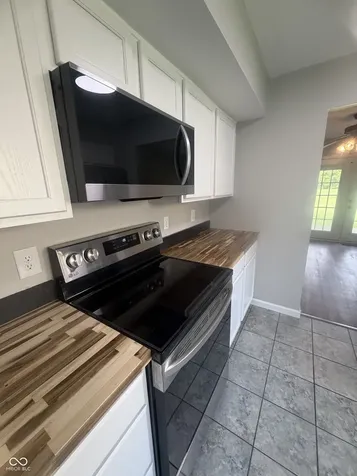 635 Cobblestone Road Avon IN 46123