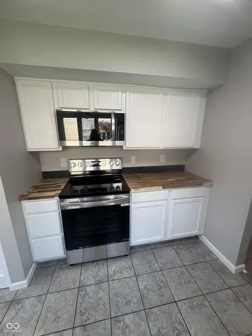 635 Cobblestone Road Avon IN 46123