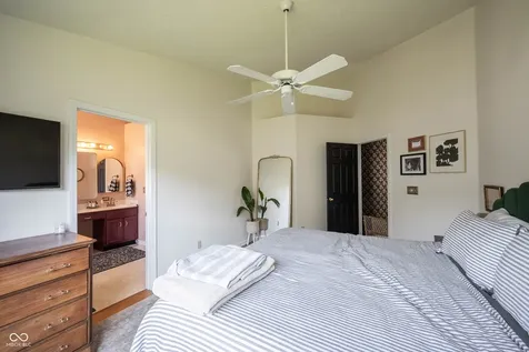 5837 Common Circle Indianapolis IN 46220