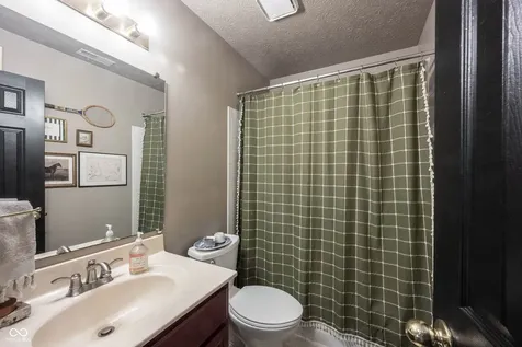 5837 Common Circle Indianapolis IN 46220