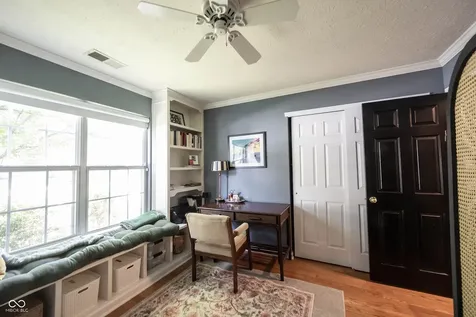 5837 Common Circle Indianapolis IN 46220