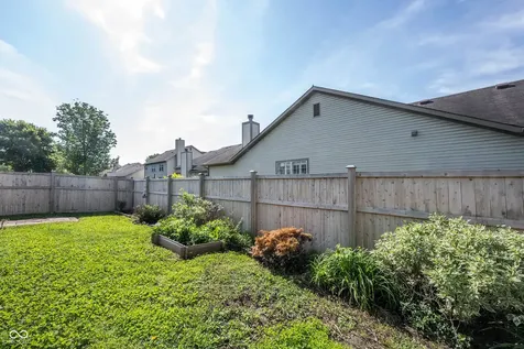 5837 Common Circle Indianapolis IN 46220