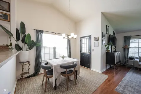 5837 Common Circle Indianapolis IN 46220