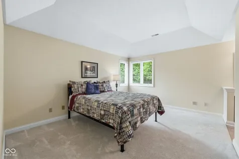 5201 W Deerbrook Drive Muncie IN 47304