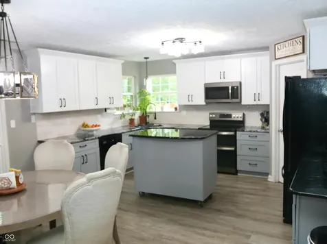 4092 S Stonebridge Court New Palestine IN 46163
