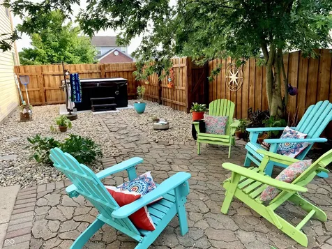 4092 S Stonebridge Court New Palestine IN 46163