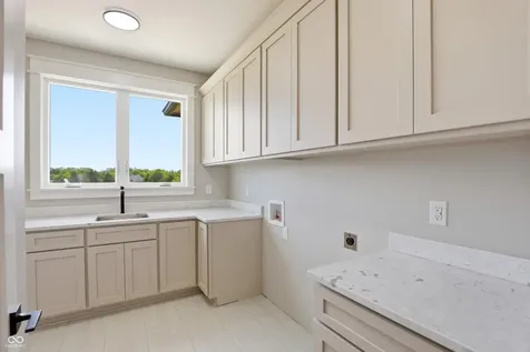 1537 Mairn Avenue Carmel IN 46032