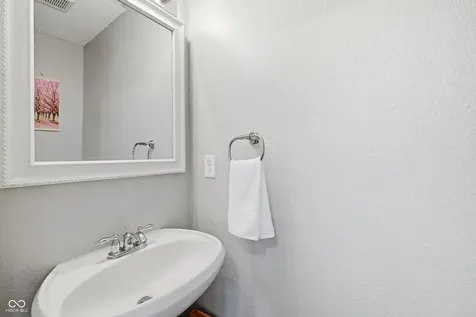 11025 Cool Winds Way Fishers IN 46037