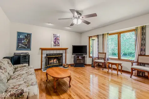 6064 Acorn Drive Columbus IN 47201