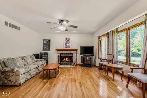 6064 Acorn Drive Columbus IN 47201