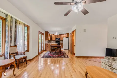 6064 Acorn Drive Columbus IN 47201
