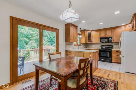 6064 Acorn Drive Columbus IN 47201