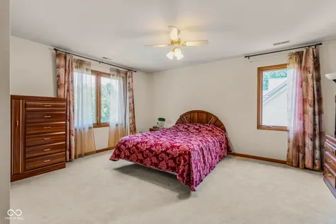 6064 Acorn Drive Columbus IN 47201