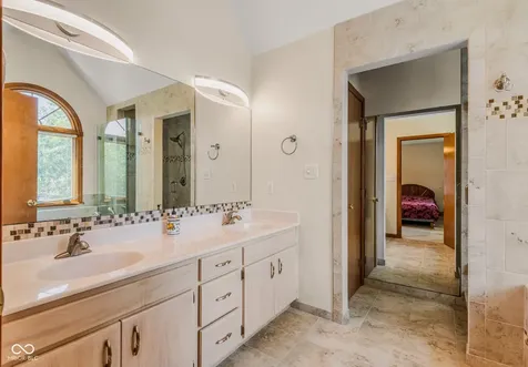 6064 Acorn Drive Columbus IN 47201