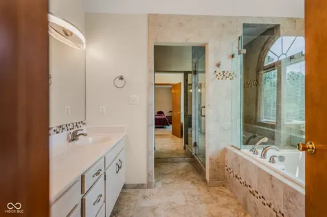 6064 Acorn Drive Columbus IN 47201