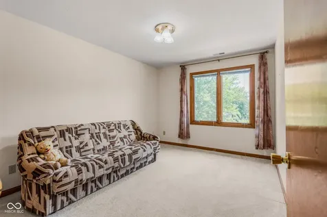 6064 Acorn Drive Columbus IN 47201
