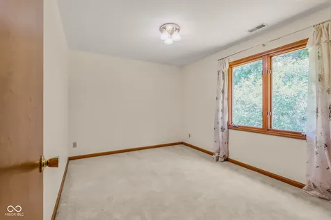 6064 Acorn Drive Columbus IN 47201