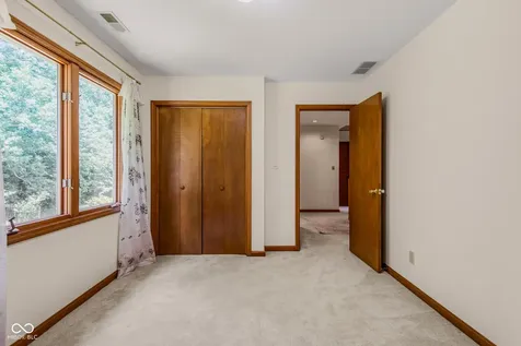 6064 Acorn Drive Columbus IN 47201