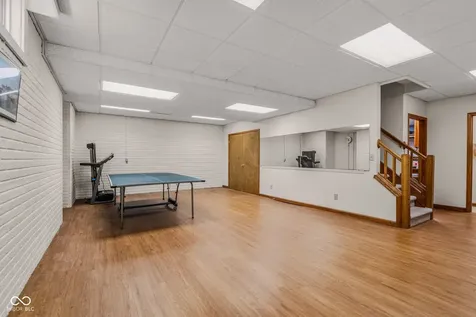 6064 Acorn Drive Columbus IN 47201