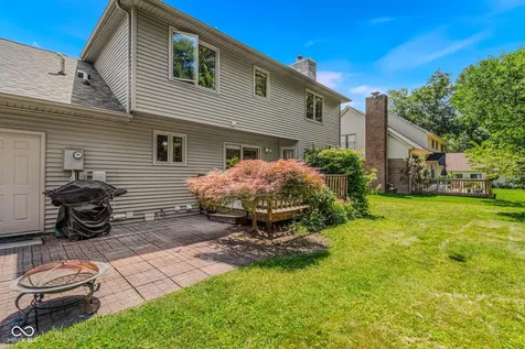 6064 Acorn Drive Columbus IN 47201