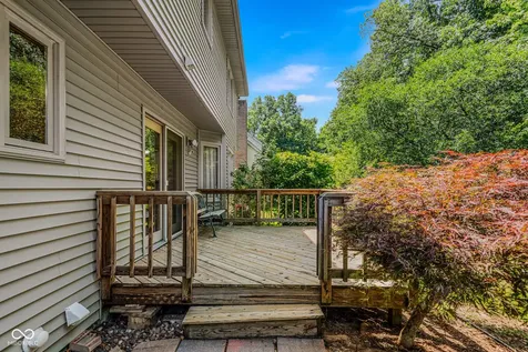 6064 Acorn Drive Columbus IN 47201