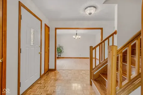 6064 Acorn Drive Columbus IN 47201