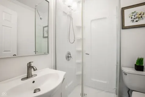 250 W 44th Street Indianapolis IN 46208