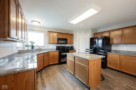 5841 W Port Drive Mccordsville IN 46055