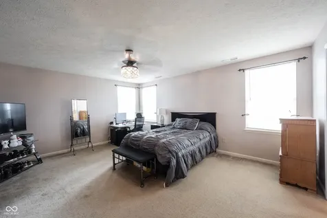 5841 W Port Drive Mccordsville IN 46055