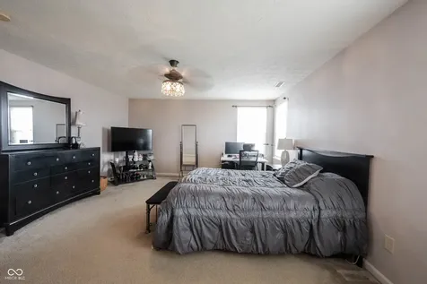 5841 W Port Drive Mccordsville IN 46055