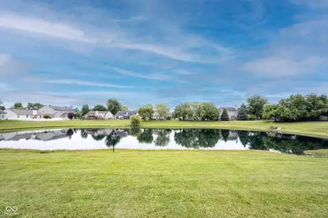 5841 W Port Drive Mccordsville IN 46055