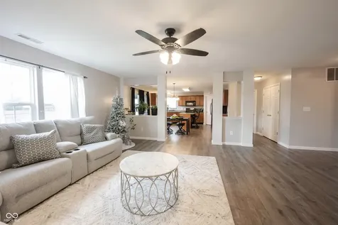 5841 W Port Drive Mccordsville IN 46055