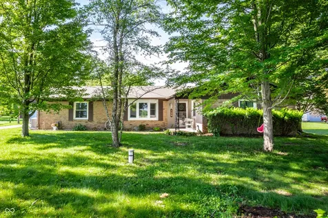 129 W Hickory Drive Greenfield IN 46140