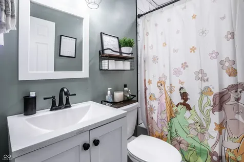 129 W Hickory Drive Greenfield IN 46140