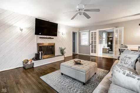129 W Hickory Drive Greenfield IN 46140