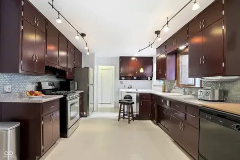 1032 Oakwood Trail Indianapolis IN 46260
