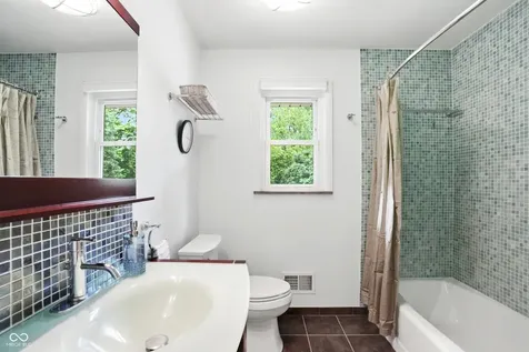 1032 Oakwood Trail Indianapolis IN 46260