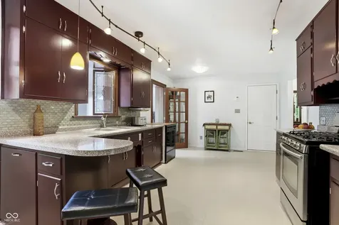 1032 Oakwood Trail Indianapolis IN 46260