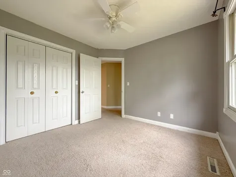 2137 Shiloh Drive Columbus IN 47203