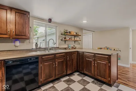 5998 W 550 S Columbus IN 47201